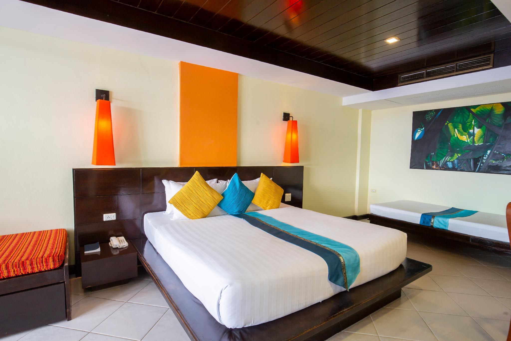 Woovo Phuket Kata Hotel Exterior photo
