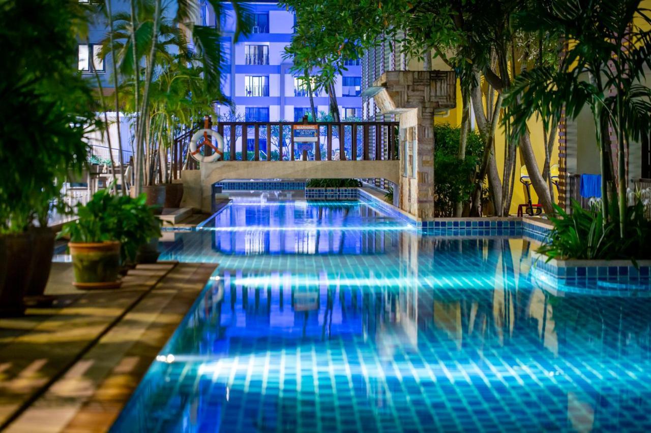 Woovo Phuket Kata Hotel Exterior photo